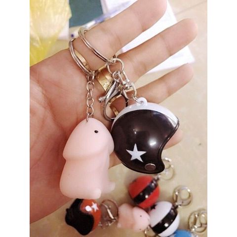 Móc Khóa Con Ciu Dễ Thương Kèm Mũ Bảo Hiểm Ngẫu Nhiên - Phụ Kiện Thời Trang Chất Lượng, Hàng Có Sẵn CLM-668