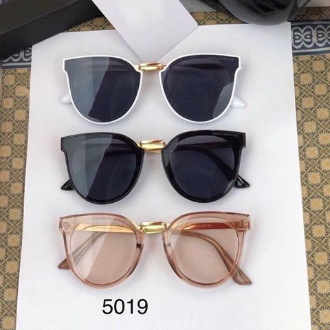 Kính Mắt Mèo Nữ V5019 - Thời Trang Chống UV, Dành Cho Biển Và Đi Nắng, Quà Tặng Độc Đáo Cho Dịp Đặc Biệt