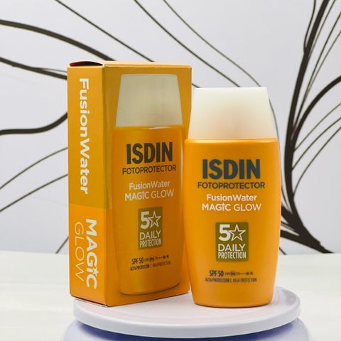 Kem Chống Nắng ISDIN Fusion Water Magic Glow SPF 30 - Dưỡng Da Rạng Rỡ, Ngăn Ngừa Lão Hóa & Ánh Sáng Xanh, 50ml