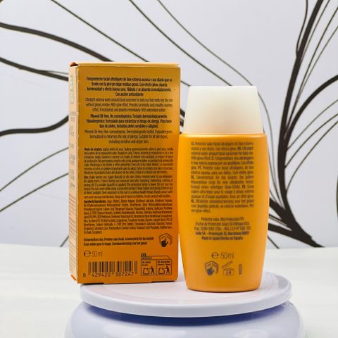 Kem Chống Nắng ISDIN Fusion Water Magic Glow SPF 30 - Dưỡng Da Rạng Rỡ, Ngăn Ngừa Lão Hóa & Ánh Sáng Xanh, 50ml