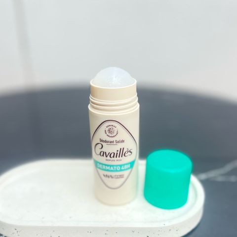 Lăn Khử Mùi Rogé Cavaillès Dermato 40ml Cho Da Nhạy Cảm - Hiệu Quả 48H, Dạng Sáp Hương Trà Xanh, Không Cồn, 96% Thành Phần Tự Nhiên