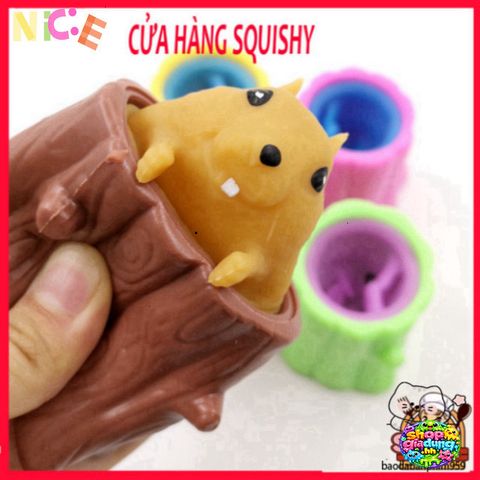 SÓC NÂU TRỐN TRONG GỐC CÂY Squishy Mochi - Đồ Chơi Thư Giãn Dễ Thương, Giải Tỏa Stress, Món Quà Tuyệt Vời Cho Trẻ Em Và Người Lớn