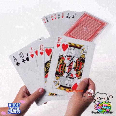 Bộ Bài Poker Cỡ Đại Độc Đáo - Chất Liệu Giấy Cao Cấp Cho Những Giây Phút Thú Vị Ngày Tết Cùng Gia Đình và Bạn Bè
