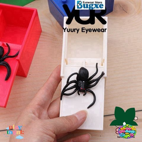 Hộp Bẫy Nhện Hài Hước - Đồ Chơi Troll Bất Ngờ Cho Bạn Bè - Quà Tặng Halloween, Cá Tháng Tư - Hộp Nhựa Đáng Yêu 7,5 x 5,2 x 5cm
