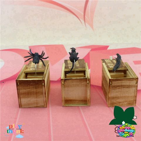Hộp Gỗ Trò Đùa Sợ Nhện - Đồ Chơi Kham Khảo Vui Nhộn, Quà Tặng độc đáo cho Tiệc Halloween và Ngày Cá Tháng Tư