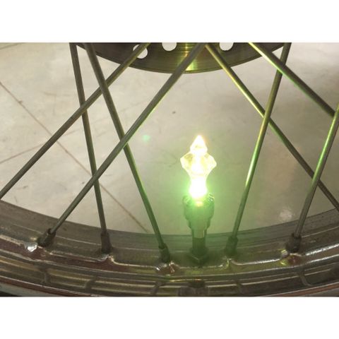 Đèn Van Xe Nháy 7 Màu LED Phát Sáng Khi Chạy - Dễ Dàng Lắp Đặt Cho Xe Đạp, Xe Máy, Xe Ô Tô - An Toàn và Nổi Bật Trên Đường