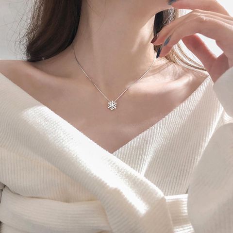 Dây Chuyền Hoa Tuyết Đính Đá Pha Lê Thời Trang - Vòng Cổ Thủy Tinh Thời Thượng, Phụ Kiện Sang Trọng, Tặng Cho Người Thân