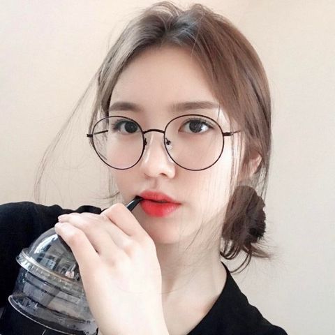 Kính Mát Nobita Đen Thời Trang - Gọng Kim Loại Cao Cấp, Phù Hợp Nam Nữ, Bảo Hành 6-12 Tháng, Thể Hiện Đẳng Cấp và Sành Điệu
