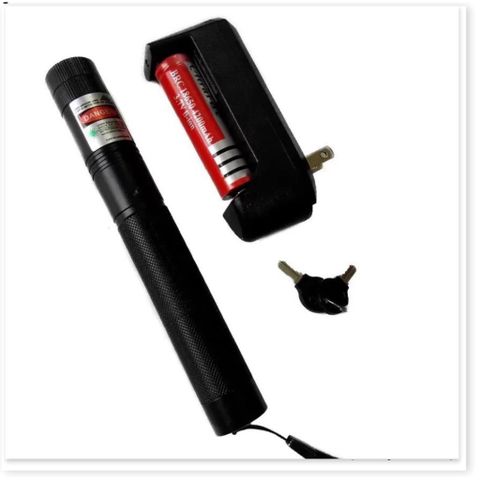 Đèn Pin Laser 303 Công Suất 5W Kèm Pin Sạc và Sạc - Chiếu Xa Đến 2Km, Đèn Đa Năng Cho Thuyết Trình, Du Lịch, Hướng Dẫn