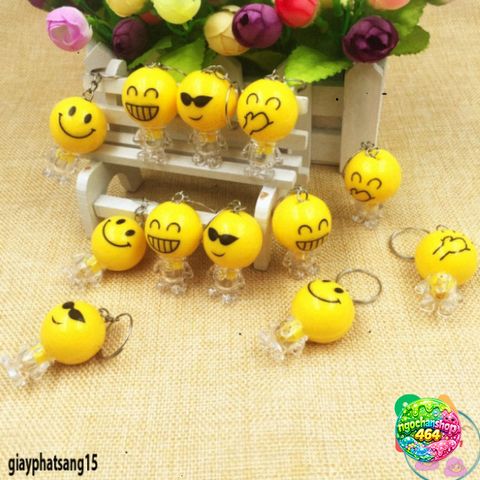 Móc Khóa LED Mặt Cười Emoji Phát Sáng – Phụ Kiện Thời Trang Rực Rỡ, Thiết Kế Xinh Xắn Cho Túi Xách & Chìa Khóa