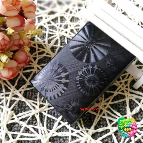 Bộ Bài Tây Cao Cấp Mạ Đen Vàng 24K Chống Thấm Nước - Bài Poker Nhựa PVC Độc Đáo cho Game Thủ và Ảo Thuật