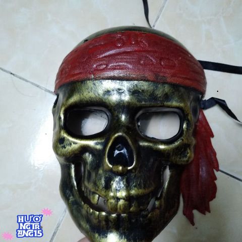 Mặt Nạ Đầu Lâu Hải Tặc - Phụ Kiện Halloween Thời Trang Độc Đáo, Chất Nhựa Cứng An Toàn, Thoáng Khí