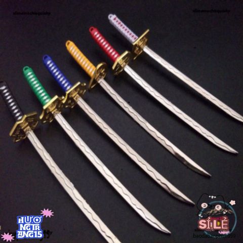 Móc Khóa Kiếm Katana Zoro Law One Piece - Kim Loại Chống Gỉ 16cm, Phụ Kiện Anime Độc Đáo, Quà Tặng Thú Vị cho Tín Đồ Sưu Tầm