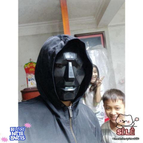 Mặt Nạ Cosplay Lính Squid Game - Phụ Kiện Hóa Trang Halloween Sáng Tạo Cho Fan Trò Chơi Con Mực