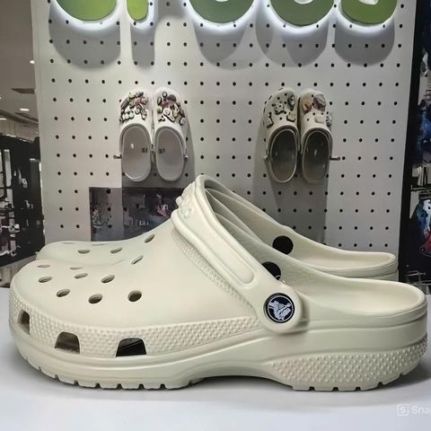 Giày Sục Crocs Classic Clog Đen Kem Trắng - Dép Sandal Quai Hậu Thời Trang, Siêu êm Dành Cho Nam Nữ, Phong Cách Trẻ Trung
