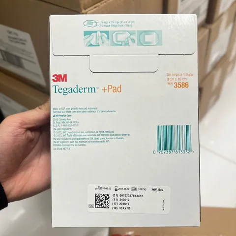 Băng phim dính y tế trong suốt có gạc vô trùng 3M™ Tegaderm™+pad 3586, size 9 x 10cm | Xuất xứ Mỹ
