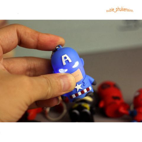 Móc Khóa Siêu Anh Hùng Avengers Phát Sáng LED - Người Dơi, Người Sắt, Đội Trưởng Mỹ, Người Nhện - Quà Tặng Độc Đáo Cho Fan Hâm Mộ