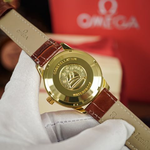 Đồng hồ đeo tay Omega B791 - Đồng hồ nam Thụy Sĩ với máy Pin chính xác, phong cách sang trọng và bền bỉ.