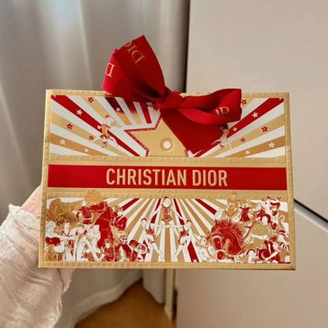 Set Son Dior Rouge Dior Limited Edition Tết Nguyên Đán 2026 - Bao Lì Xì và Túi Giấy Sang Trọng, Màu Đỏ Quyến Rũ Dior 999