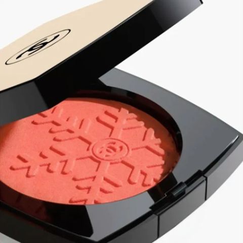 Phấn Má Hồng Chanel Les Beiges Healthy Winter Glow Màu Corail Givré 11g - Phấn Trang Điểm Cao Cấp, Tạo Sắc Hồng Tự Nhiên, Chính Hãng