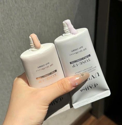 Kem Chống Nắng Nâng Tone Tím D'Alba Waterfull SPF50+/ PA++++ 50ml - Kem Chống Nắng Làm Sáng Da Tự Nhiên, Chính Hãng Từ Hàn Quốc