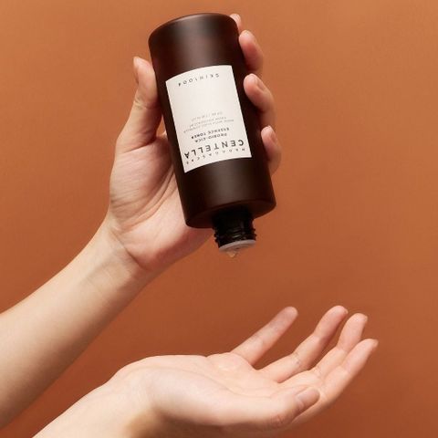 Nước hoa hồng Skin1004 Madagascar Centella Probio-Cica Essence Toner 210ml - Dưỡng ẩm và cải thiện làn da nhạy cảm
