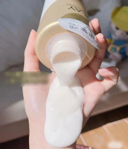 Sữa Dưỡng Thể Trắng Da Olay B3 Retinol Cellscience 500ml - Dưỡng ẩm, Làm Sáng Da, Giảm Mụn, Hương Thơm Dễ Chịu.