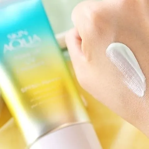 Tinh Chất Chống Nắng Sunplay Skin Aqua Tone Up UV Essence SPF 50+ PA++++ 50g - Nâng Tông Da, Chống Tia UV Cho Da Mặt