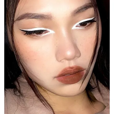 Chì Kẻ Mắt Catrice Kohl Kajal Đen Trắng Nâu - Dễ Tán, Bám Màu Suốt Ngày, Đầu Mềm Mại, Phong Cách Trang Điểm Đa Dạng