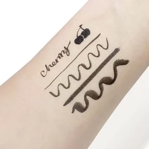 Bút Kẻ Mắt Nước Dearmay California Cherry - Eyeliner 0.5g Đen, Định Hình Mắt Sắc Sảo, Lâu Trôi, Dễ Sử Dụng cho Người Mới Bắt Đầu
