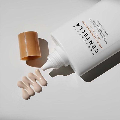 Kem Chống Nắng Vật Lý Skin1004 Madagascar Centella SPF50+ PA++++ 50ml - Chiết Xuất Rau Má Giúp Làm Dịu Và Bảo Vệ Da Mặt