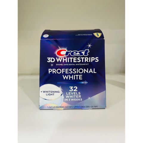 Miếng Dán Trắng Răng Crest 3D White Siêu Trắng Với Công Nghệ Đèn LED Ánh Sáng Xanh - Nụ Cười Rạng Rỡ Tự Nhiên