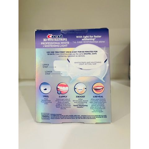 Miếng Dán Trắng Răng Crest 3D White Siêu Trắng Với Công Nghệ Đèn LED Ánh Sáng Xanh - Nụ Cười Rạng Rỡ Tự Nhiên