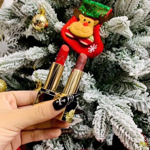 Bộ Vali Estée Lauder Holiday Blockbuster Beauty 2025 - 12 Sản Phẩm Trang Điểm Sang Trọng Dành Cho Tín Đồ Làm Đẹp