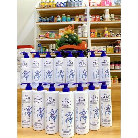 Sữa Tắm Trắng Da Hatomugi 800ml - Dưỡng ẩm, Làm Sáng Da, Tẩy Tế Bào Chết, Hương Thơm Tươi Mát - Xuất Xứ Nhật Bản