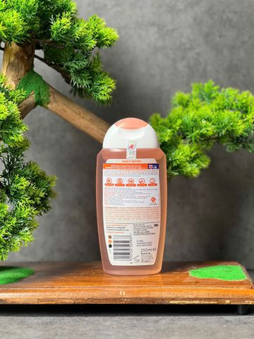 Dung Dịch Vệ Sinh Phụ Nữ Femfresh Daily Wash 250ml