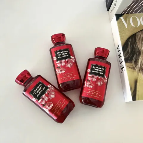 Sữa Tắm Bath & Body Works Hoa Anh Đào 295ml – Dịu Nhẹ và Thơm Ngát, Chăm Sóc Da Hoàn Hảo