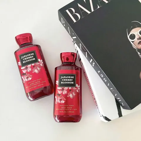 Sữa Tắm Bath & Body Works Hoa Anh Đào 295ml – Dịu Nhẹ và Thơm Ngát, Chăm Sóc Da Hoàn Hảo
