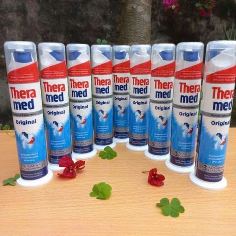 Kem Đánh Răng Theramed Trắng Tự Nhiên Dạng Xịt 100ml - Làm Sạch Mạnh Mẽ, Trắng Sáng Từ Thiên Nhiên, Chăm Sóc Răng Miệng Tối Ưu
