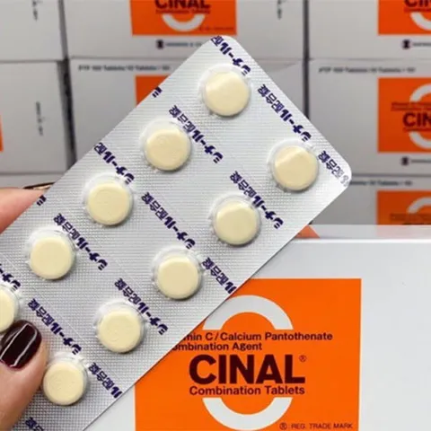 Viên uống trắng da ngừa mụn Cinal C 100 viên của Nhật Bản 623502