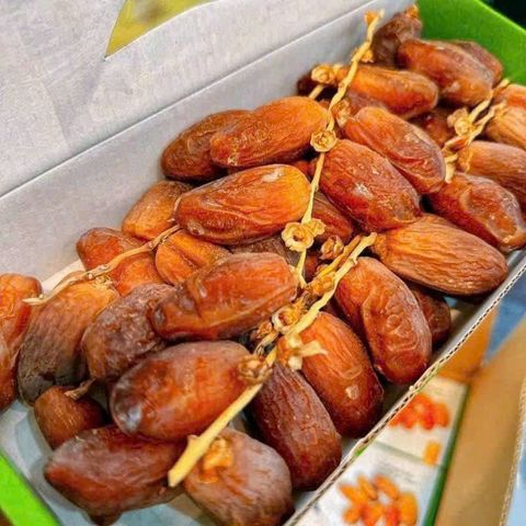 Chà Là Nguyên Cành Sanwan 500g (Xanh Lá) – Bổ dưỡng, Ngọt tự nhiên