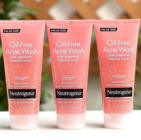Sữa rửa mặt Neutrogena Pink Grapefruit Scrub 198ml – ngừa mụn, làm sạch sâu