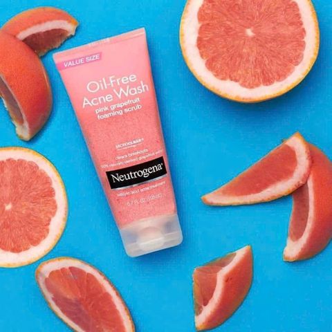 Sữa rửa mặt Neutrogena Pink Grapefruit Scrub 198ml – ngừa mụn, làm sạch sâu