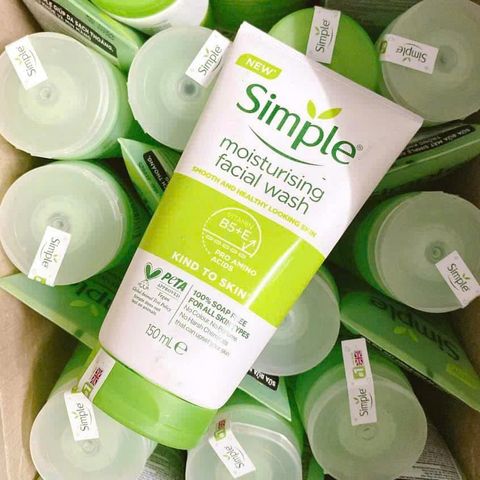Sữa Rửa Mặt Simple Kind To Skin Dưỡng Ẩm 150ml - Dịu Nhẹ Cho Da, Sạch Sâu, Chăm Sóc Da Nhạy Cảm