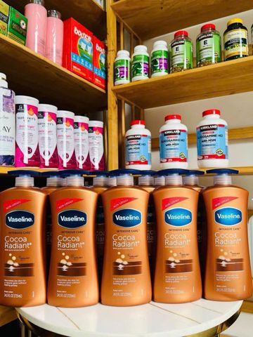 Dưỡng Thể Vaseline Cocoa Radiant 725ml - Dưỡng Ẩm Sâu, Giúp Da Mềm Mịn và Rạng Rỡ