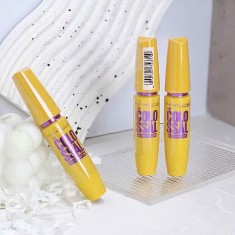 Mascara Maybelline Volum’ Express 7X – Dày mi, chống lem
