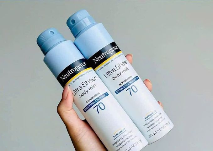 Xịt Chống Nắng Neutrogena Ultra Sheer SPF 70 - Kháng Nước và Chống Oxy Hóa, 141g, Bảo Vệ Da Tối Đa