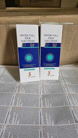 Kem Chống Nắng Smile Leader Xanh 60ml - Kiềm Dầu và Phù Hợp Da Mụn, Bảo Vệ Da Hiệu Quả, SPF 50+++