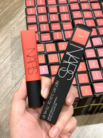 Son Kem NARS Air Matte Lip Color #Feisty - Lì Mịn, Lâu Trôi, Độ Bám Màu Tối Ưu, Làm Đẹp Môi Tự Nhiên