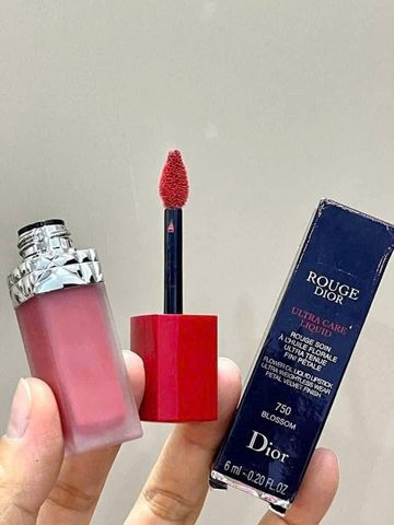 Son Kem Dior 750 Blossom Ultra Care Liquid - Hồng Nâu Siêu Mịn Dưỡng Ẩm 